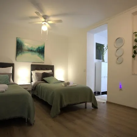 Apartment Tole